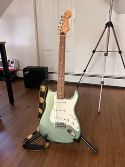 2001 FENDER STRATOCASTER MIM ELECTRIC GUITAR � SAGE GREEN � MADE IN MEXICO