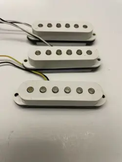 COIL STRATOCASTER GUITAR