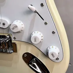 SQUIER BY FENDER AFFINITY STRATCASTER MAPLENECK STRATOCASTER MAPLE WHITE SAFE DE