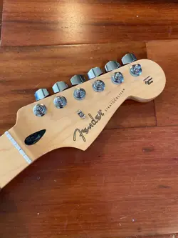 2023 FENDER PLAYER STRAT MAPLE NECK STRATOCASTER TUNERS F PLATE 9.5
