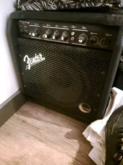 FENDER BASSMAN 25 PR 422 GUITAR COMBO AMPLIFIER