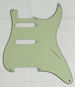 VINTAGE GREEN FENDER