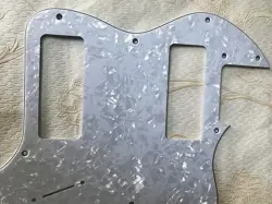 GUITAR PICKGUARD WHITE