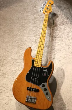 LIGHTWEIGHT MODEL AMERICAN