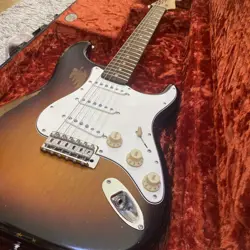 STRATOCASTER ESP FENDER ARM SAFE PACKING!