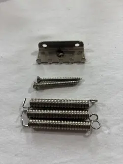 2006 FENDER STRATOCASTER STANDARD TREMOLO CLAW SPRINGS & SCREWS
