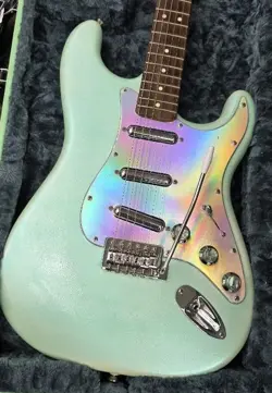 SQUIER FENDER STRATOCASTER VINTAGE MODIFIED SONIC SURF-LICIOUS /SURF CASE