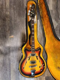 BASS GUITAR 1967
