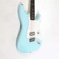 FENDER LIMITED EDITION TOM DELONGE STRATOCASTER DAPHNE BLUE W/ ORIGINAL GIG BAG