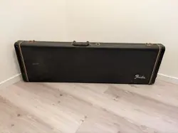 RARE FENDER BASE HARD CASE BLACK TOLEX