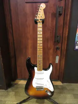 ANNIVERSARY 1954 STRATOCASTE