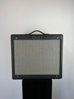 FENDER BLUES JR. GUITAR AMP