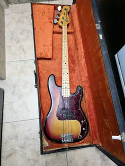 VINTAGE 1972 FENDER PRECISION BASS WELL USED