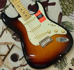 FENDER AMERICAN PROFESSIONAL ST 2017 3CS