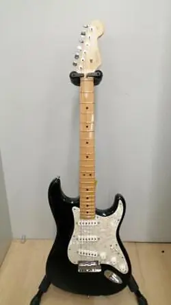 ELECTRIC GUITAR STRATOCASTER TYPE MODEL NO.  AMERICAN STANDARD STRATOCASTER FE