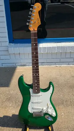 2000 LIMITED EDITION FENDER AMERICAN STRATOCASTER W/HSC. MADE IN USA! -LL