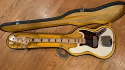 1977 FENDER JAZZ