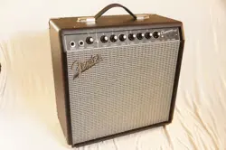 FLAWLESS RARE VINTAGE FENDER CHAMPION 40 WATT GUITAR AMPLIFIER 12