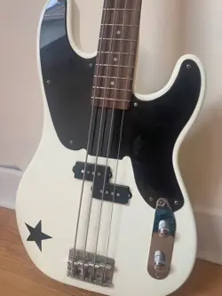 SQUIER BY FENDER MIKE DIRNT PRECISION BASS ARCTIC WHITE 2011