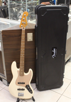 FENDER STANDER