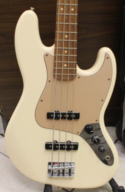 4-STRING BASS GUITAR