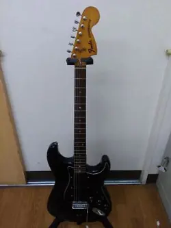 1977 STRATOCASTER MODEL