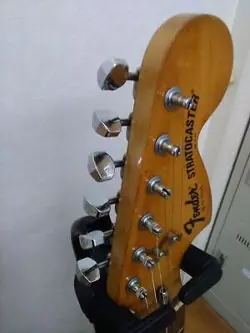 MODEL NUMBER STRATOCASTER