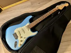 PLUS STRATOCASTER 2021