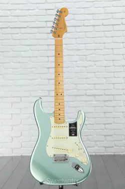 STRATOCASTER MYSTIC SURF