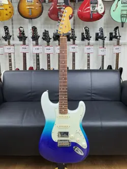 BLUE ELECTRIC GUITAR-02
