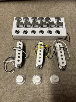 GENUINE FENDER STANDARD STRAT PARTS - TUNING PEGS, PICKUPS, KNOBS