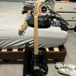 STARCASTER HSS BLACK