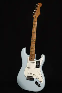 FENDER LTD PLAYER