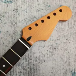 MAPLE STRATOCASTER