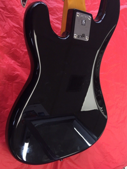 FENDER PRECISION BASS, MAPLE FINGERBOARD, BLACK