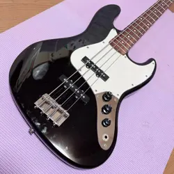 FENDER AFFINITY JAZZ