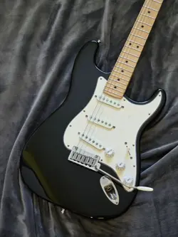 GUITAR BLACK HARD