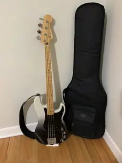 FENDER PLAYER PLUS PRECISION BASS - SILVER SMOKE W/ MAPLE FB