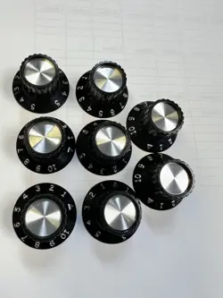 POSSIBLY FENDER AMPLIFIER PARTS - AMP KNOBS, SKIRTED 