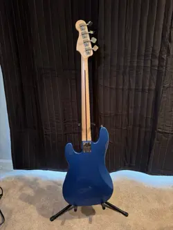 FENDER SQUIER PRECISION