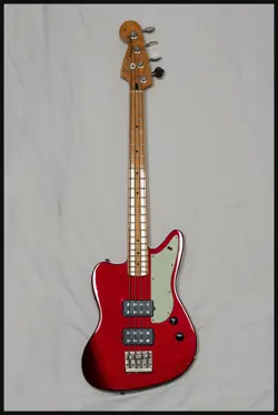 👉 FENDER PAWN SHOP REVERSE JAGUAR BASS W/ ROAD RUNNER CASE — FREE SHIPPING 👈