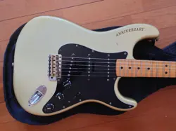 FENDER STRATOCASTER 1979