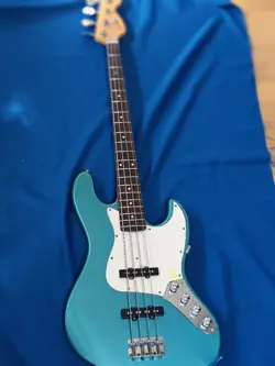S FENDER QUIER JAZZ BASS AQUA BLUE VERY RARE BATTERY OPERATED