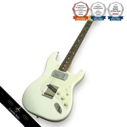 YAMAUCHI STRATOCASTER WHITE