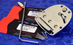 FENDER AVRI USA VINTAGE JAZZMASTER JAGUAR TREMOLO KIT WITH ARM 0054466049