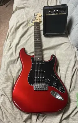FENDER SQUIRT STRAT