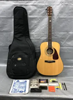 FENDER ACOUSTIC GUITAR WITH CASE