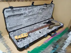 ELECTRIC BASS GUITAR FENDER AMERICAN PROFESSIONAL II PRECISION WITH CASE