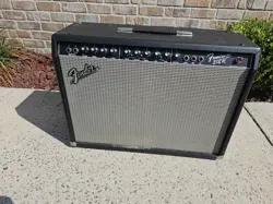 FENDER FRONTMAN 212R GUITAR COMBO AMPLIFIER