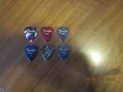 6 PACK FENDER CELLULOID GUITAR PICKS - HEAVY GAUGE, ASSORTED COLORS - #590